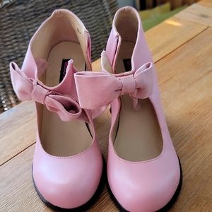 Pink bow heels